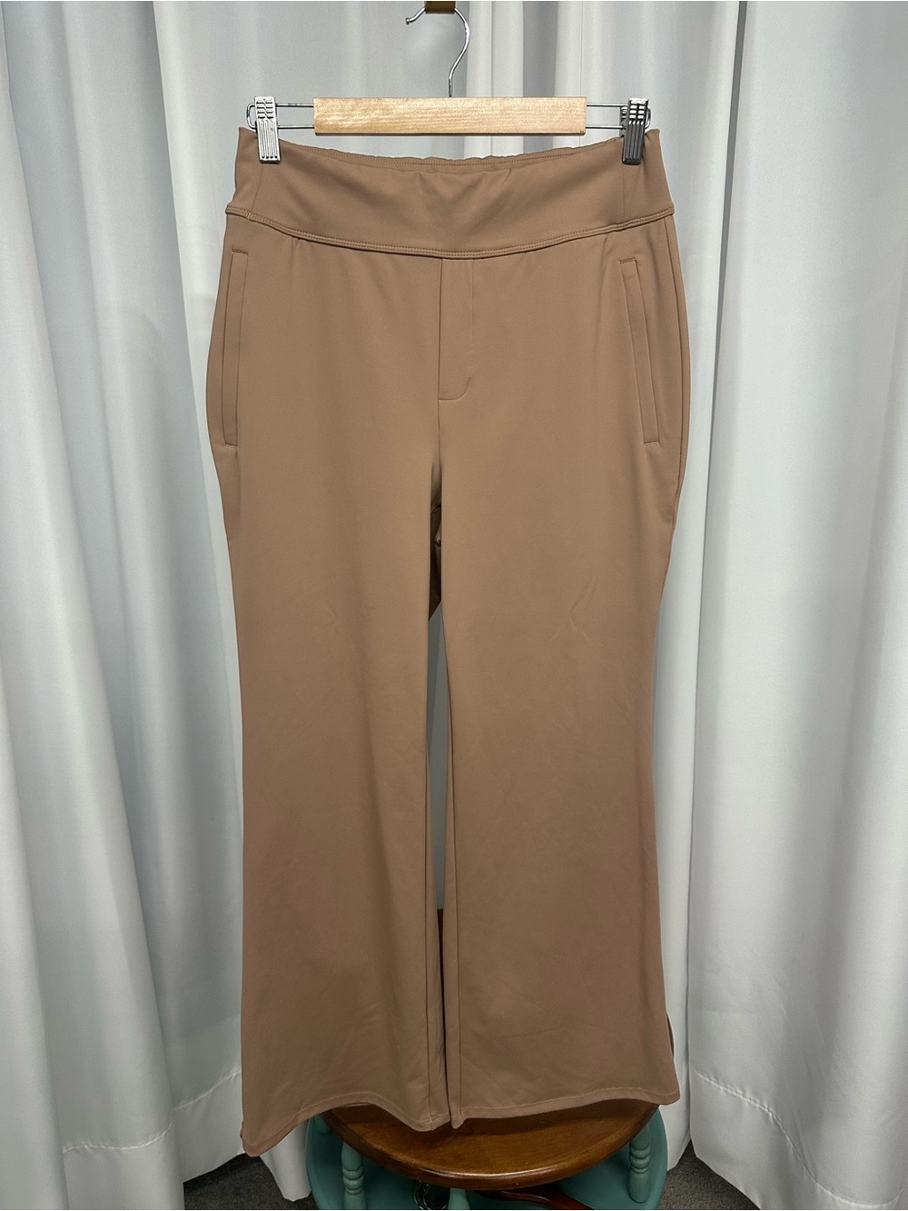 HALARA Bootcut Flare Pants in Taupe Brown stretch medium petite new with tags